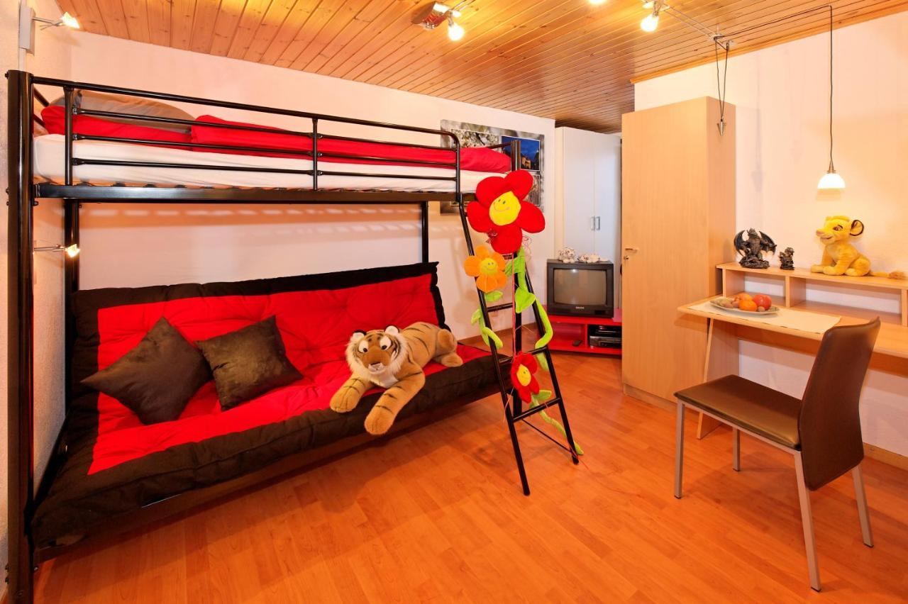 Haus Waldheim Grachen Apartment Ruang foto